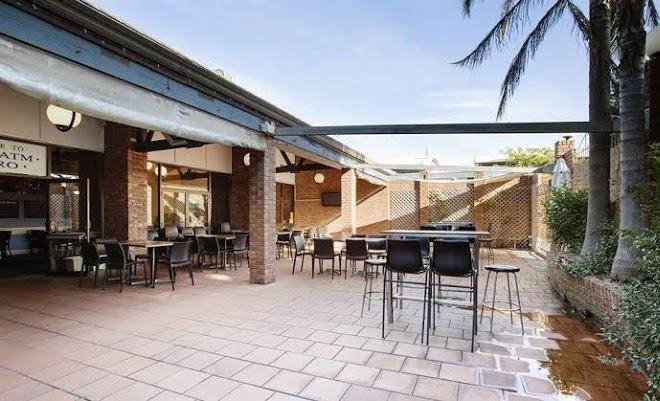 Parkway hotel