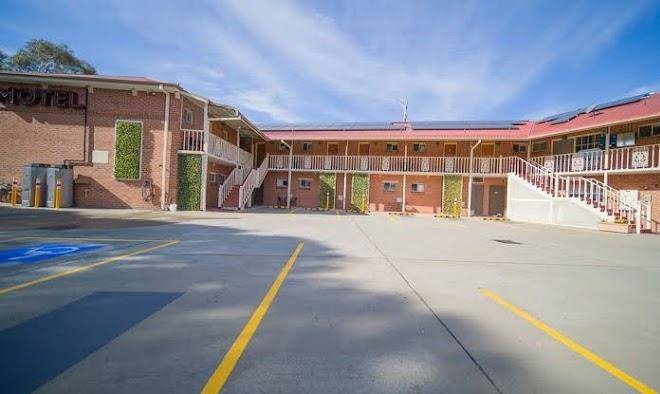 Hamilton's queanbeyan motel