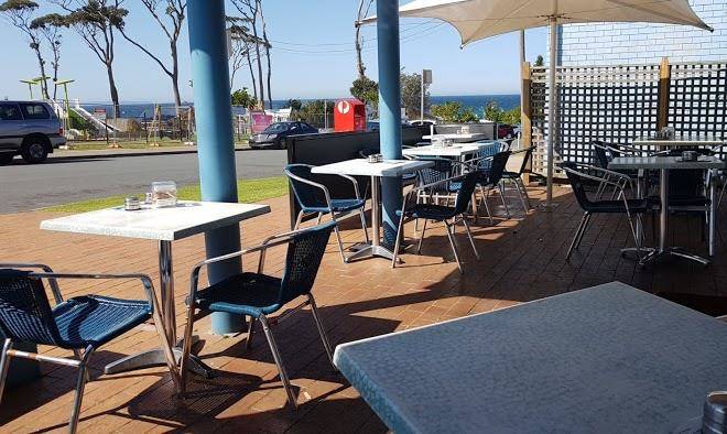 Breakers cafe