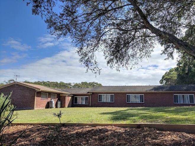 Burrill Pines Motel And Lagoon Point Conference Centre Image