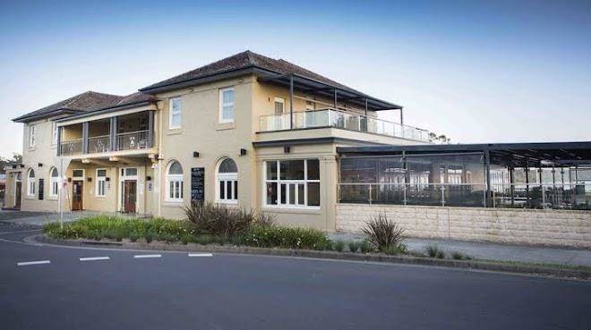 Huskisson hotel