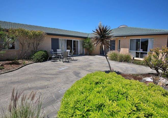 Neptune absolute beachfront professional holiday homes