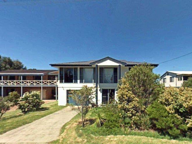 Shores shores pet friendly 1 min walk to beach