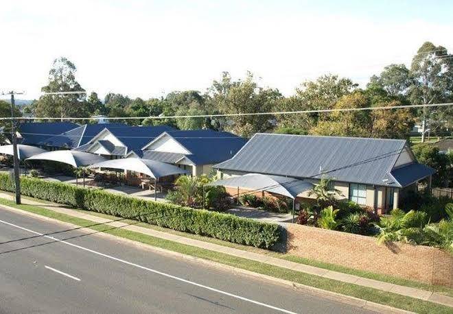 Francis phillip motor inn