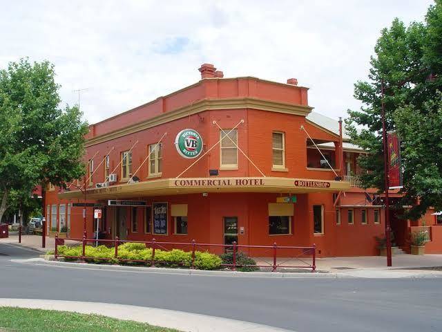 Commercial hotel tumut