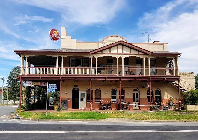 The royal hotel adelong
