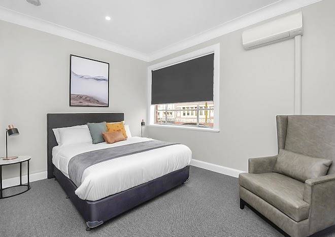 Horse and jockey hotel