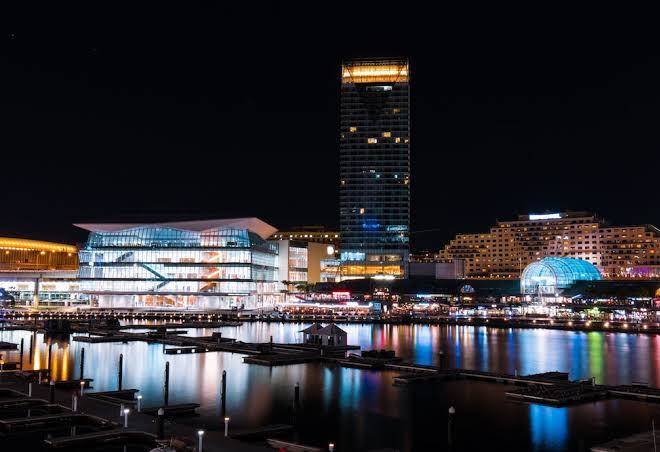 Metro apartments on darling harbour