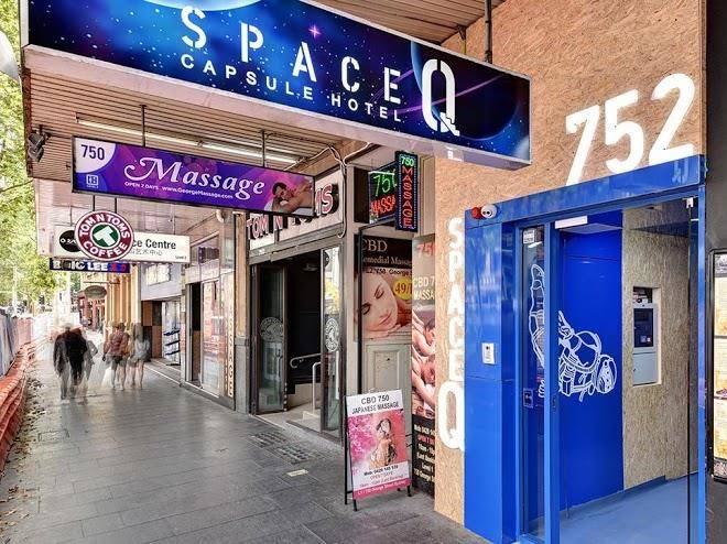 Space q capsule hotel