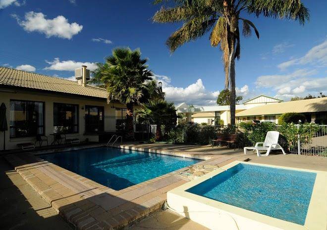 Mcnevins Tamworth Motel Image