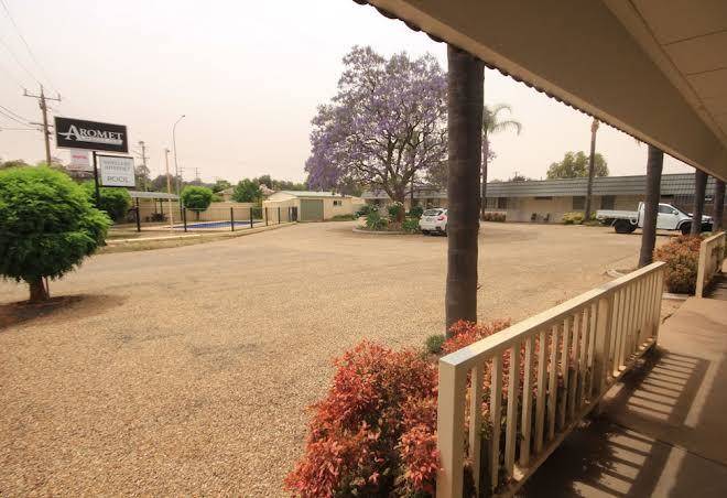 Aromet motor inn