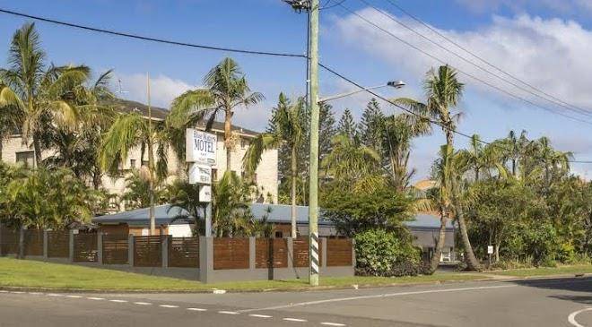 Blue Waters Motel Image