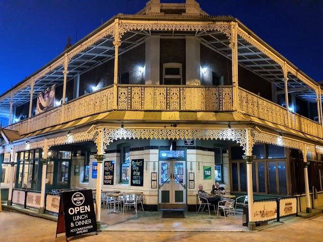 Thunderbolt inn