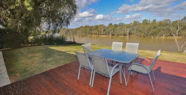 Riverside luxury retreat