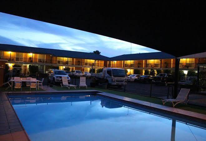 Golden west motor inn