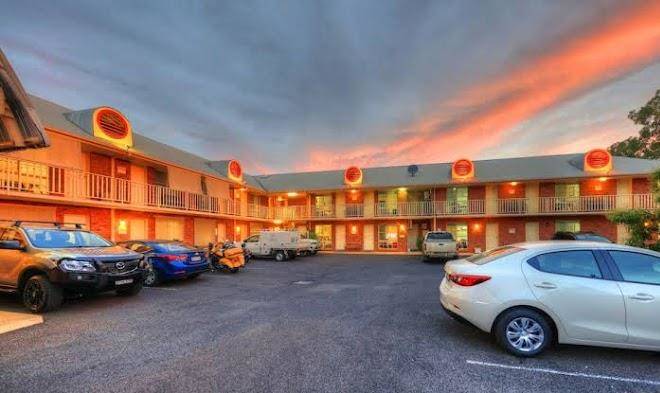 Shearing shed motor inn