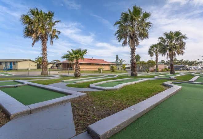 Wollongong surf leisure resort