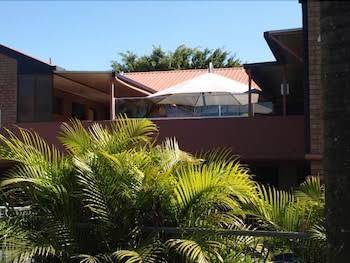 Lancaster Court Motel Image