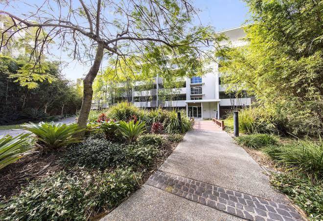 Oaks brisbane mews suites