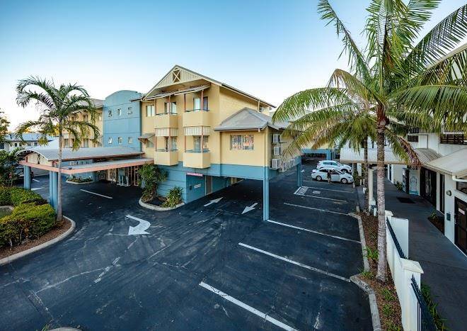 Cairns queens court