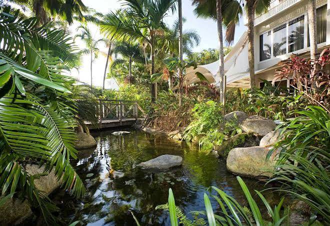 Holiday inn cairns harbourside