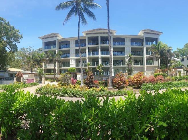 Island Views Palm Cove Image