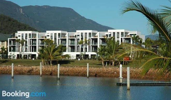 Port hinchinbrook accom