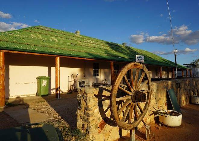 Royal hotel bedourie