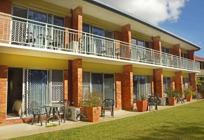 Shelly beach motel