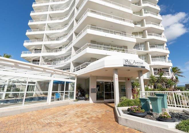 19th avenue on the beach gold coast