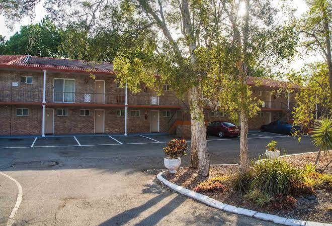 Coomera motor inn