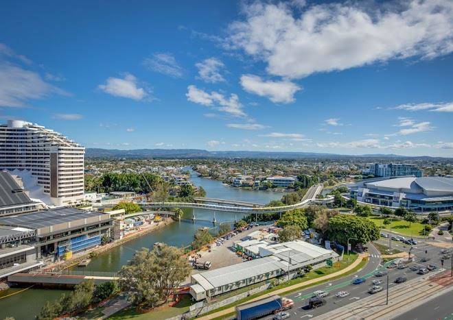 Mantra Broadbeach On The Park Image