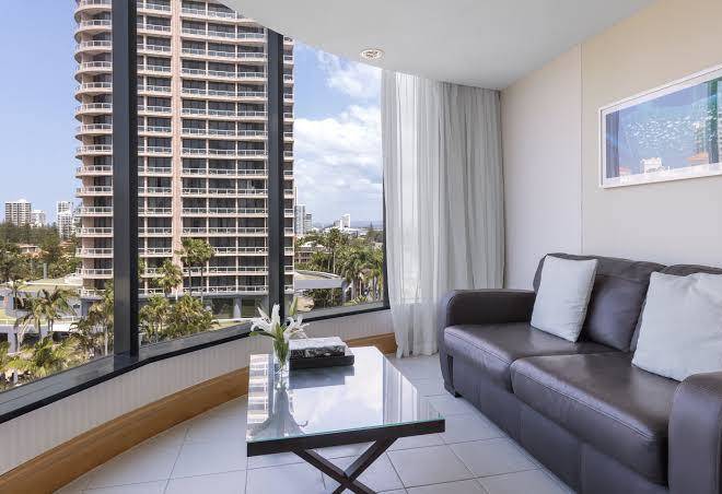 Oaks gold coast hotel