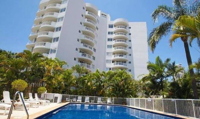 Surf parade resort surfers paradise