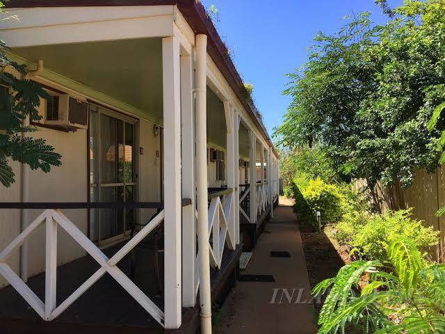 Inland oasis motel