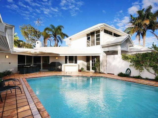 43 cooran court