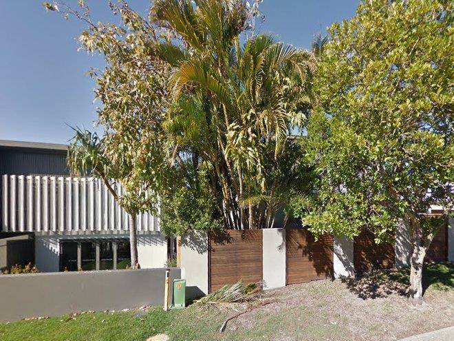 Holidayhomes noosa coast along