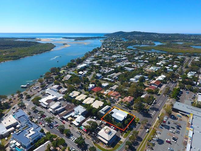 Noosa river sandy shores