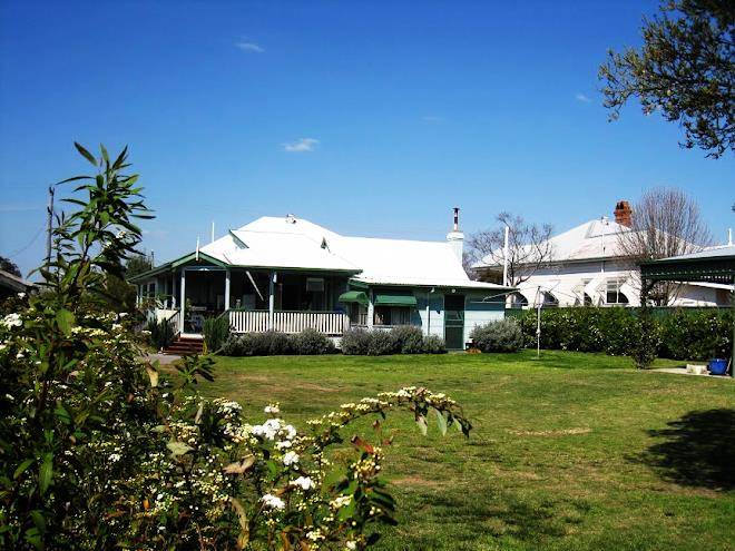 Pitstop lodge guesthouse and bed and breakfast