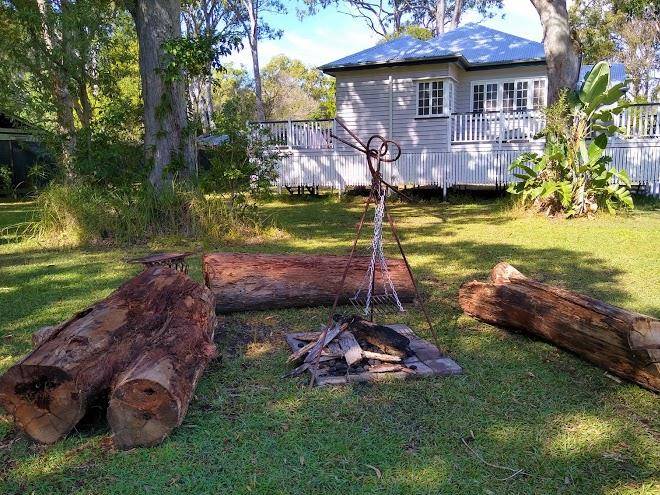 Lake weyba noosa lodge & friendly kangaroos