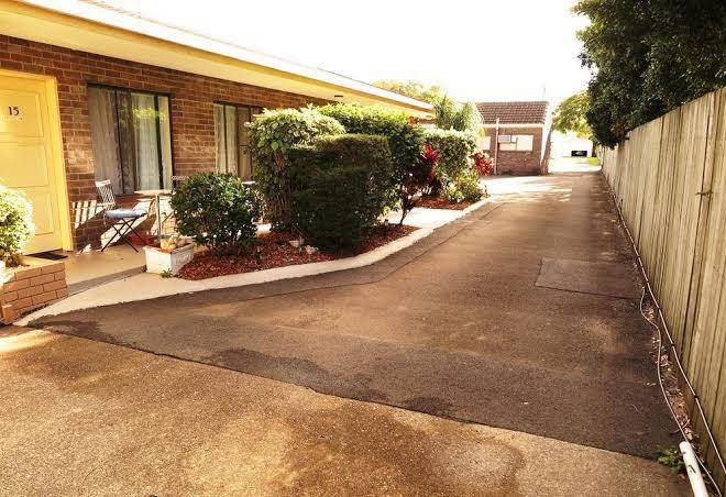 Twin pines motel