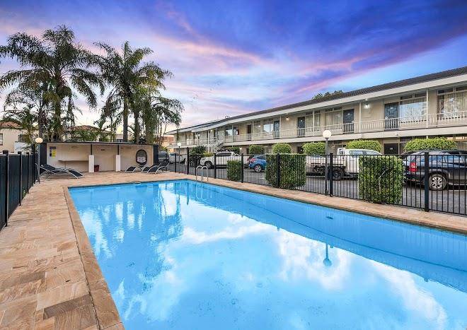 Park Motor Inn Image