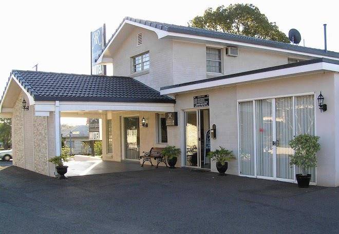 Riviera on ruthven motel