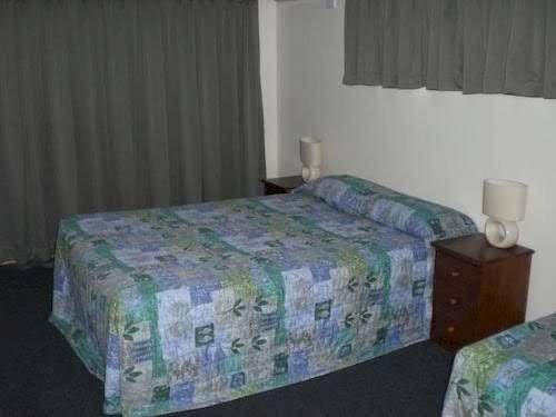 Whiteoaks motel & lodges