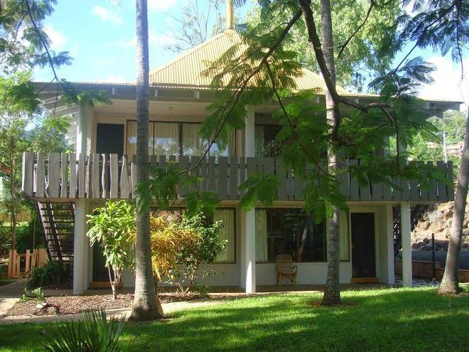 Base backpackers airlie beach