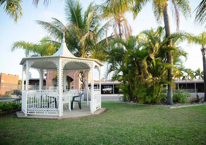 Castle Motor Lodge Motel Image