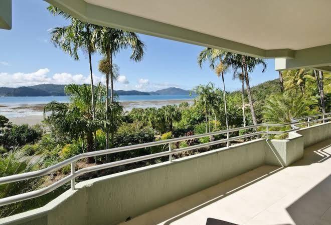 Lagoon 102 hamilton island