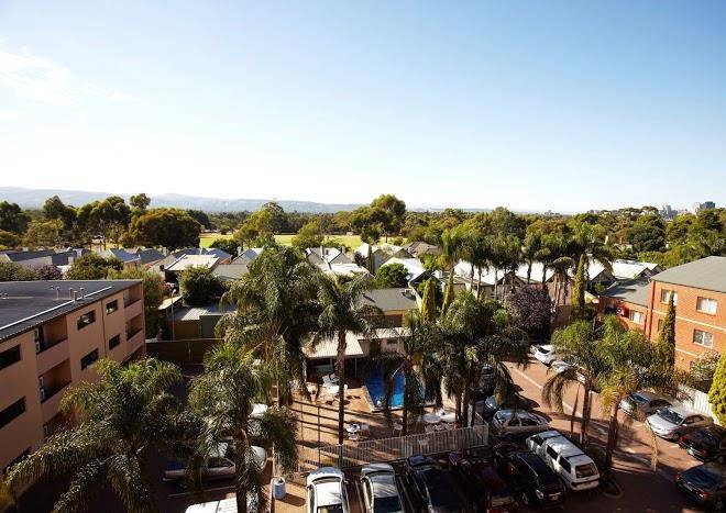 Comfort Hotel Adelaide Meridien