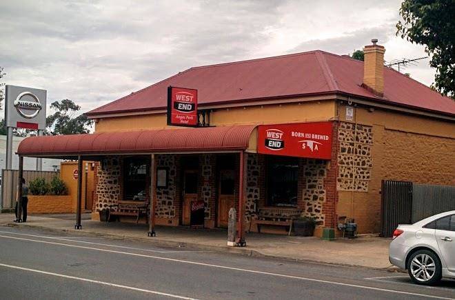 Angas Park Hotel Image