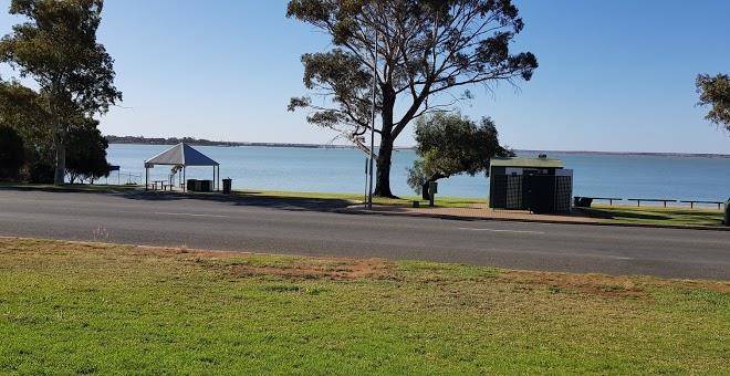 Barmera lake resort motel